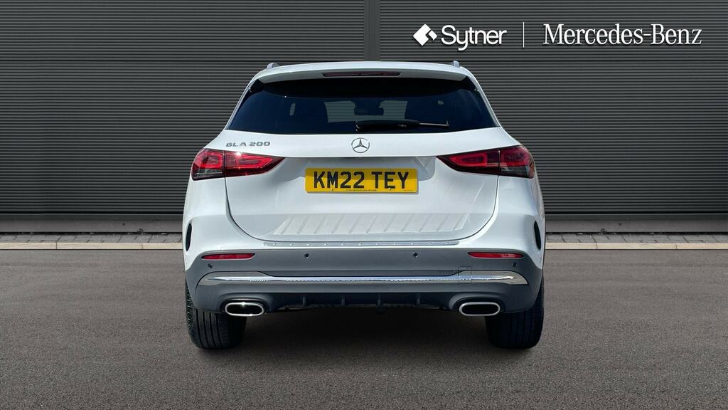 Mercedes-Benz GLA Class Gla 200 Amg Line Executive White #7