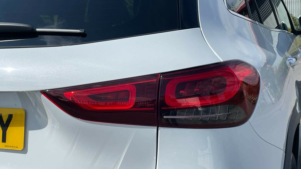 Mercedes-Benz GLA Class Gla 200 Amg Line Executive White #19