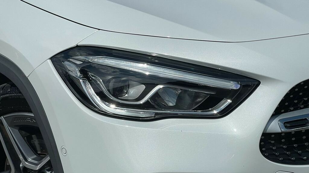 Mercedes-Benz GLA Class Gla 200 Amg Line Executive White #18