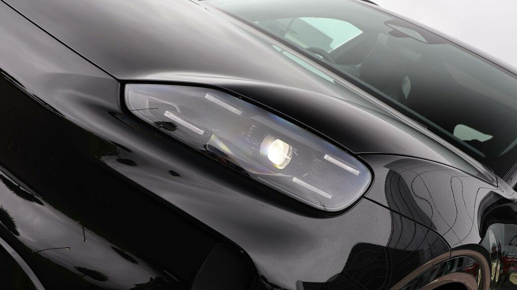 Porsche Cayenne Exeter #33