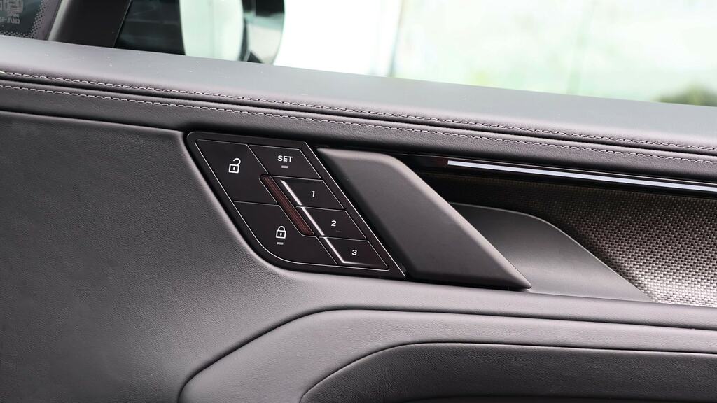 Porsche Cayenne Exeter #24