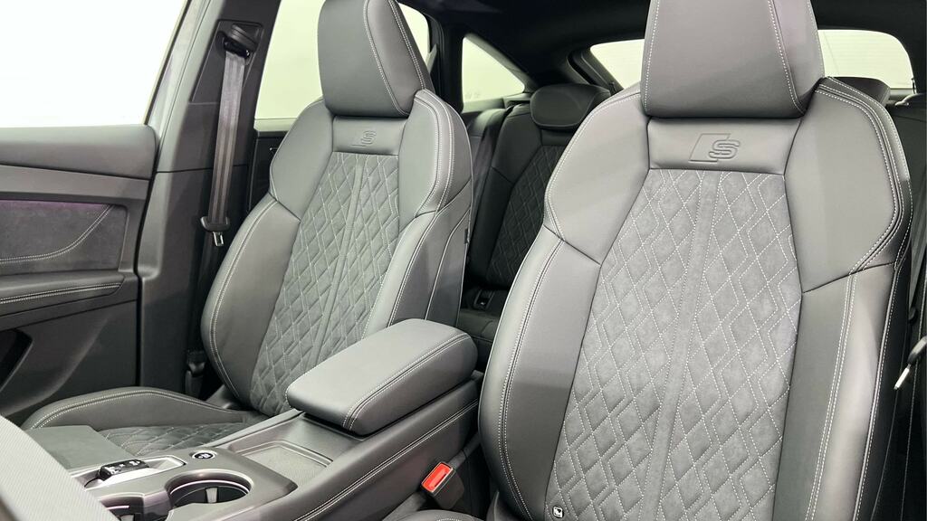 Audi Q4 E Tron Black Edition Blue #15