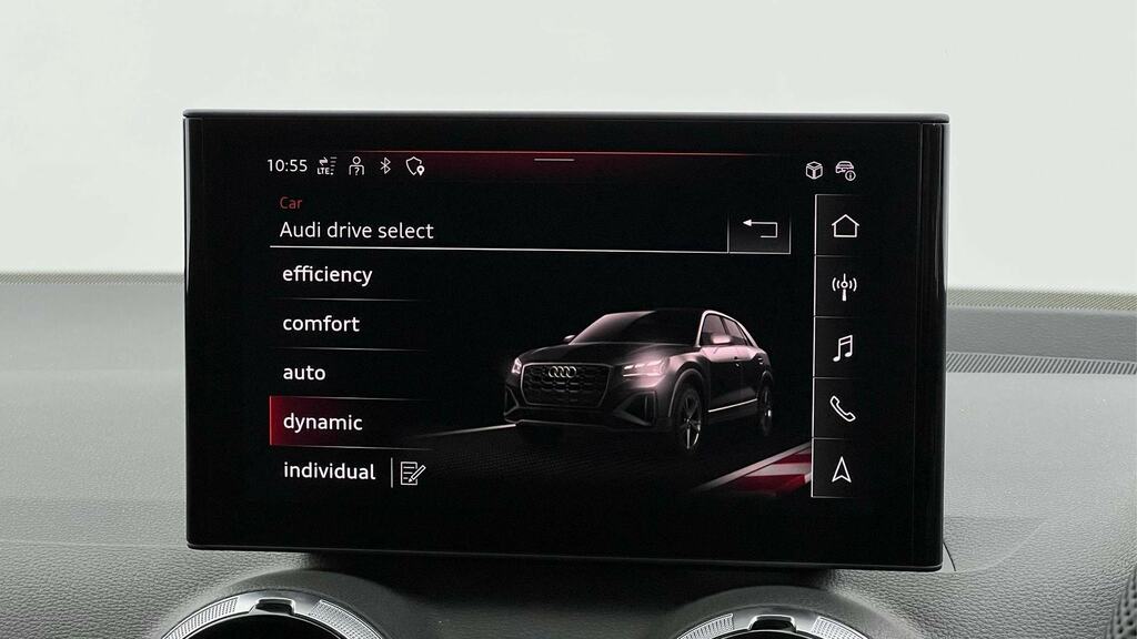 Audi Q2 Sport Black #31