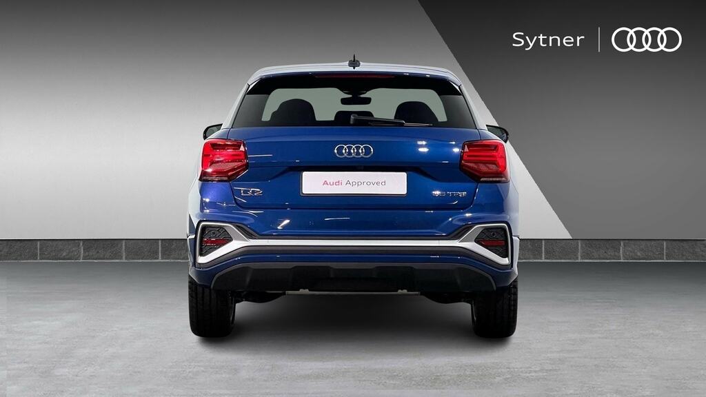 Audi Q2 Sport Black #8