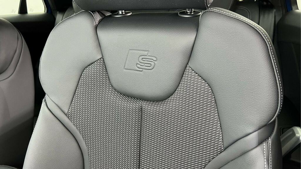 Audi Q2 Sport Black #9