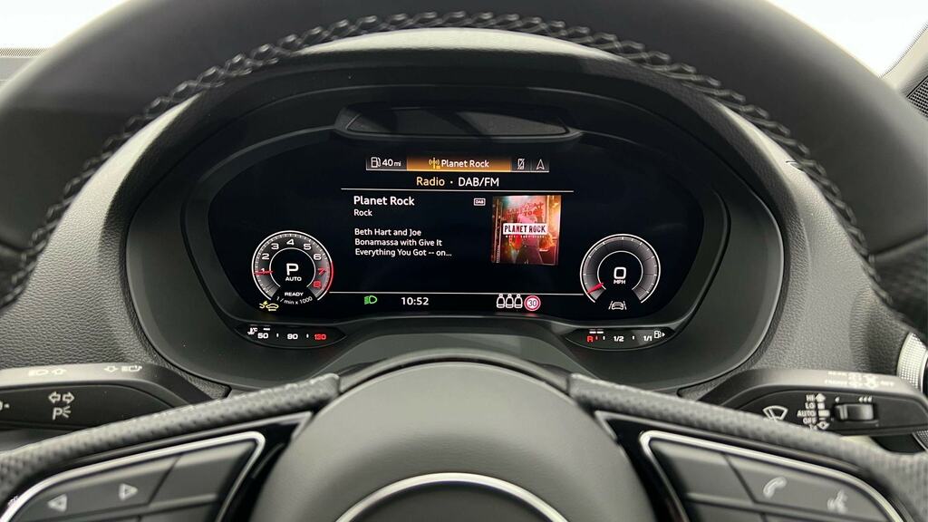 Audi Q2 Sport Black #25