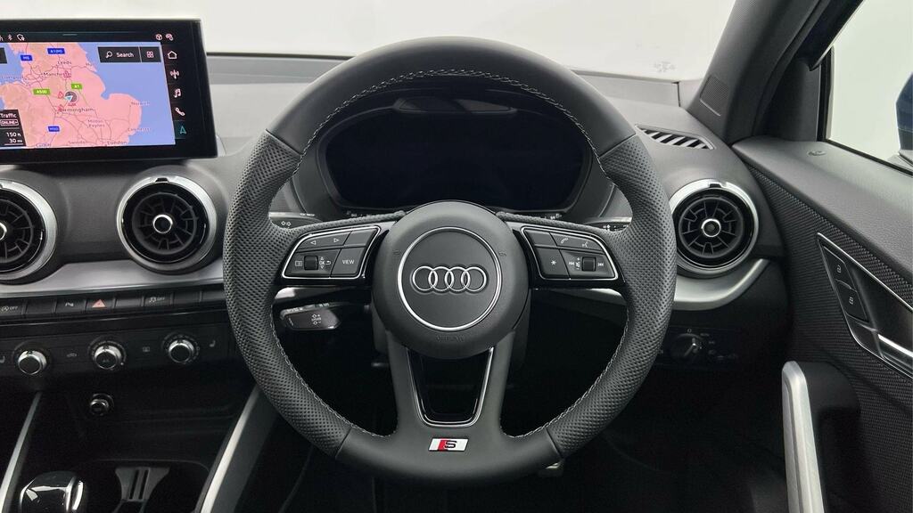 Audi Q2 Sport Black #10