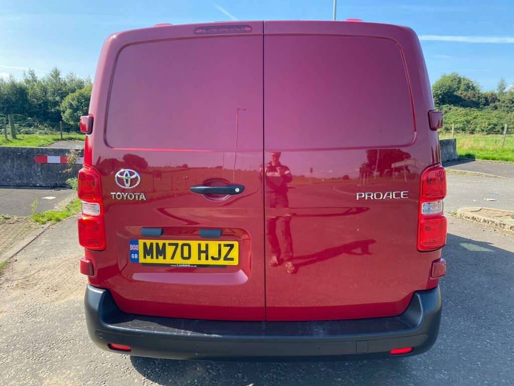 Toyota PROACE Panel Van 1.5D Active Medium Panel Van Mwb Euro 6 White #17
