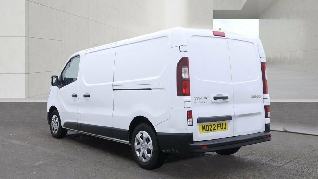 Renault Trafic 2L Business MD22FUJ White #2