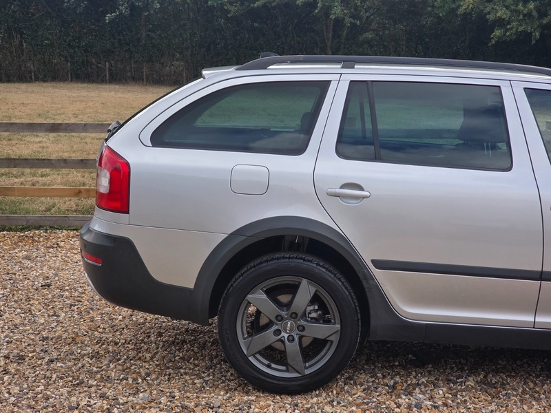 Skoda Octavia S Tsi White #7