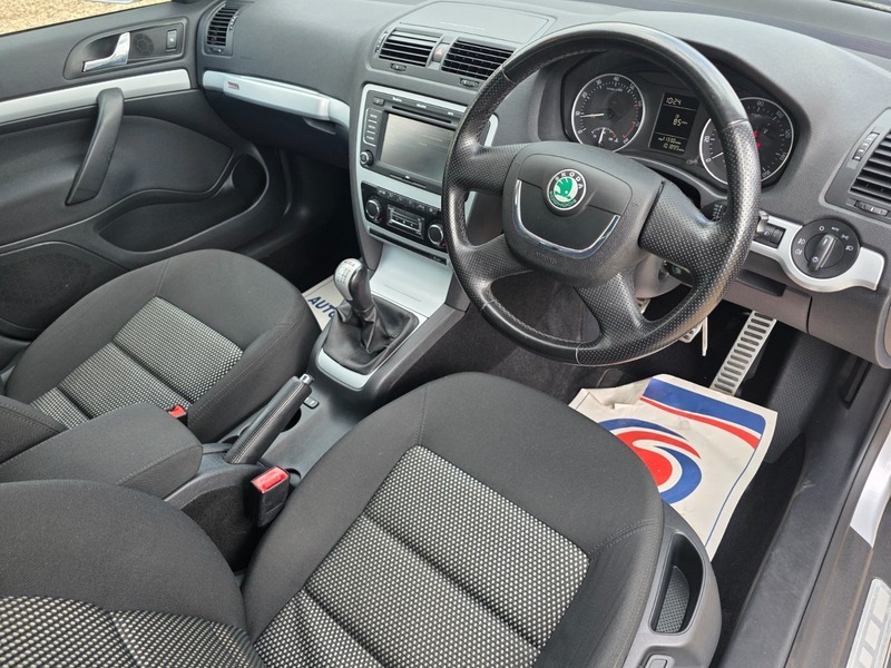 Skoda Octavia Scout Tsi Silver #3