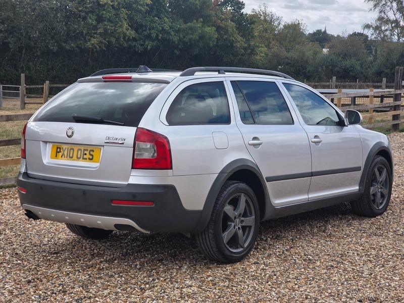 Skoda Octavia S Tsi White #8