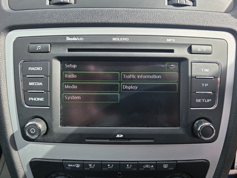 Skoda Octavia S Tsi White #31