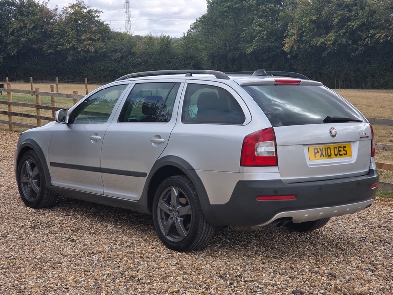 Skoda Octavia S Tsi White #10