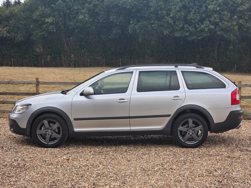 Skoda Octavia Scout Tsi Silver #2