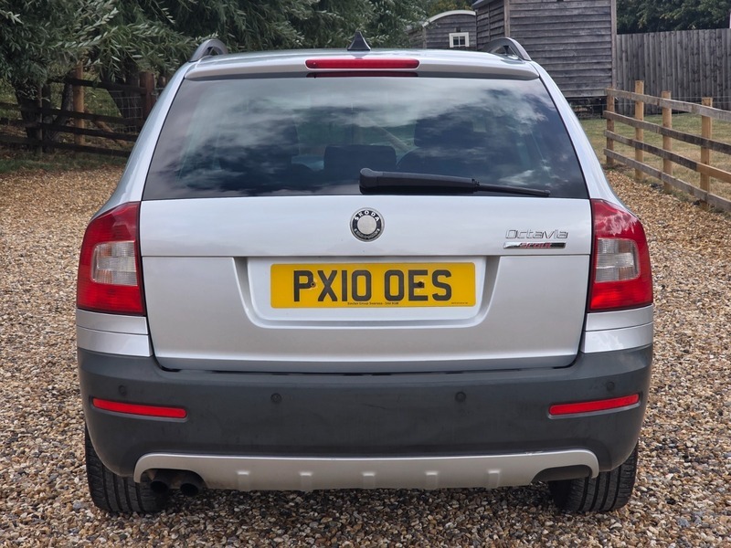 Skoda Octavia S Tsi White #9