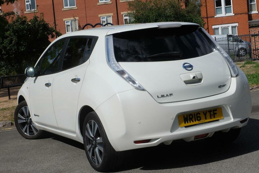 Nissan Leaf E 30Kwh Acenta Hatchback Black #4