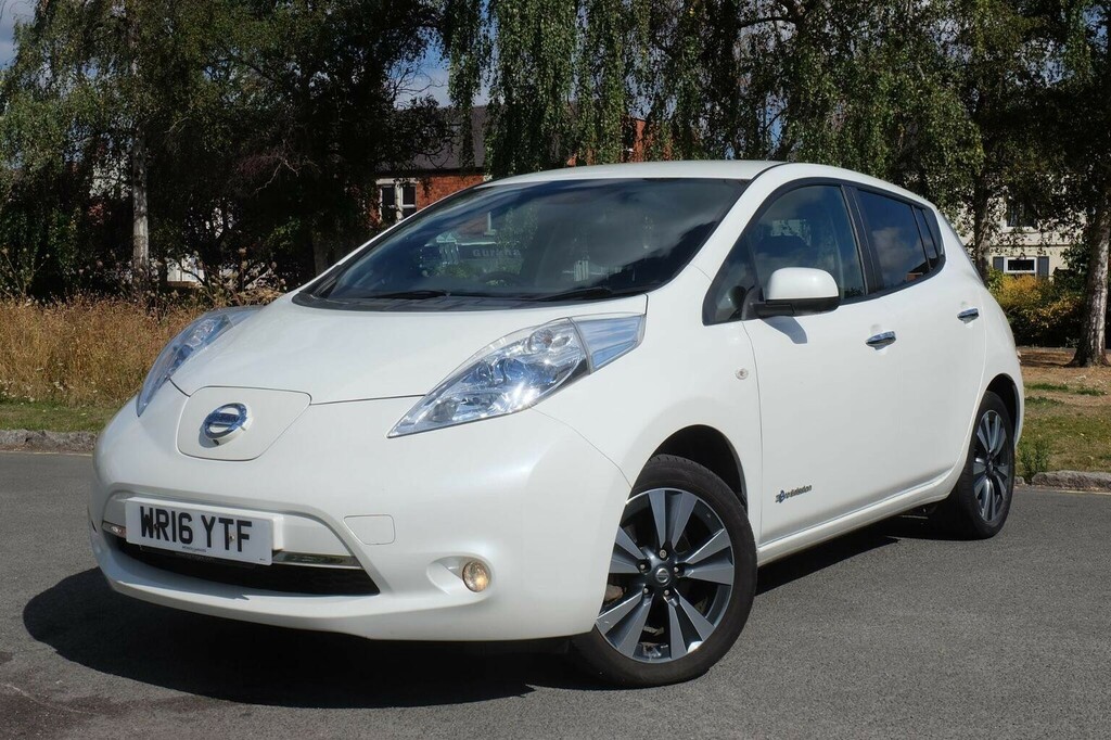 Nissan Leaf E 30Kwh Acenta Hatchback Black #1