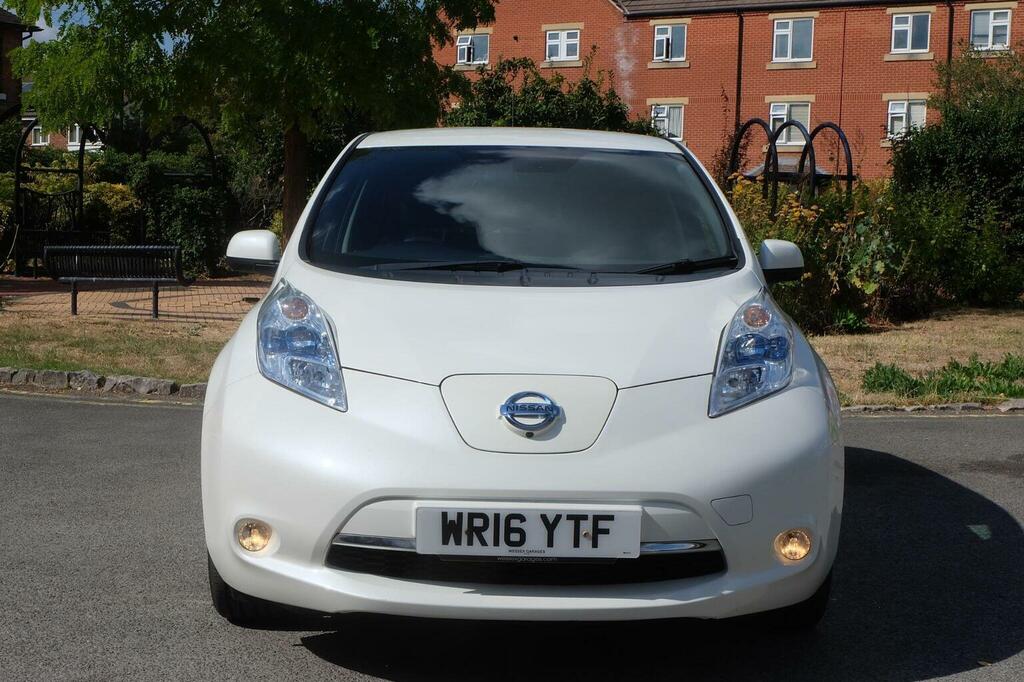 Nissan Leaf E 30Kwh Acenta Hatchback Black #2