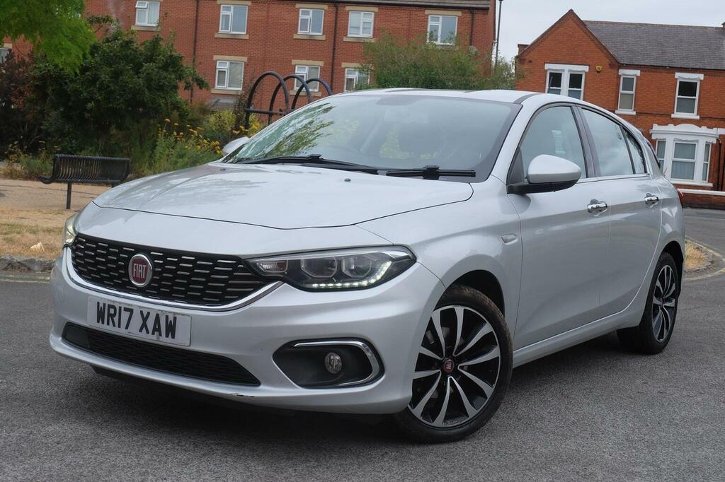 Fiat Tipo Hatchback 1.4 Mpi Lounge Euro 6 201717 Grey