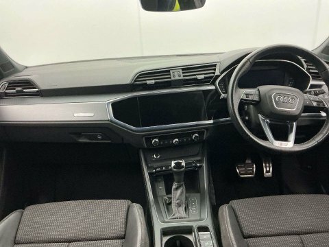 Audi Q3 1.5 Q3 Sportback MW21PVV Black #3