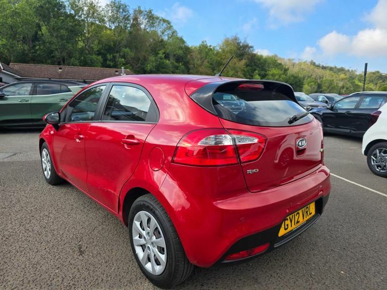 Kia RIO 1.1 Crdi 1 Ecodynamics Red #5