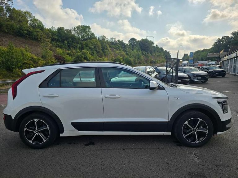 Kia Niro 1.6 Gdi Hybrid 2 Dct FD23LEF White #2