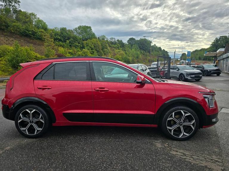 Kia Niro 1.6 Gdi 127 Hybrid 3 Dct Red #2