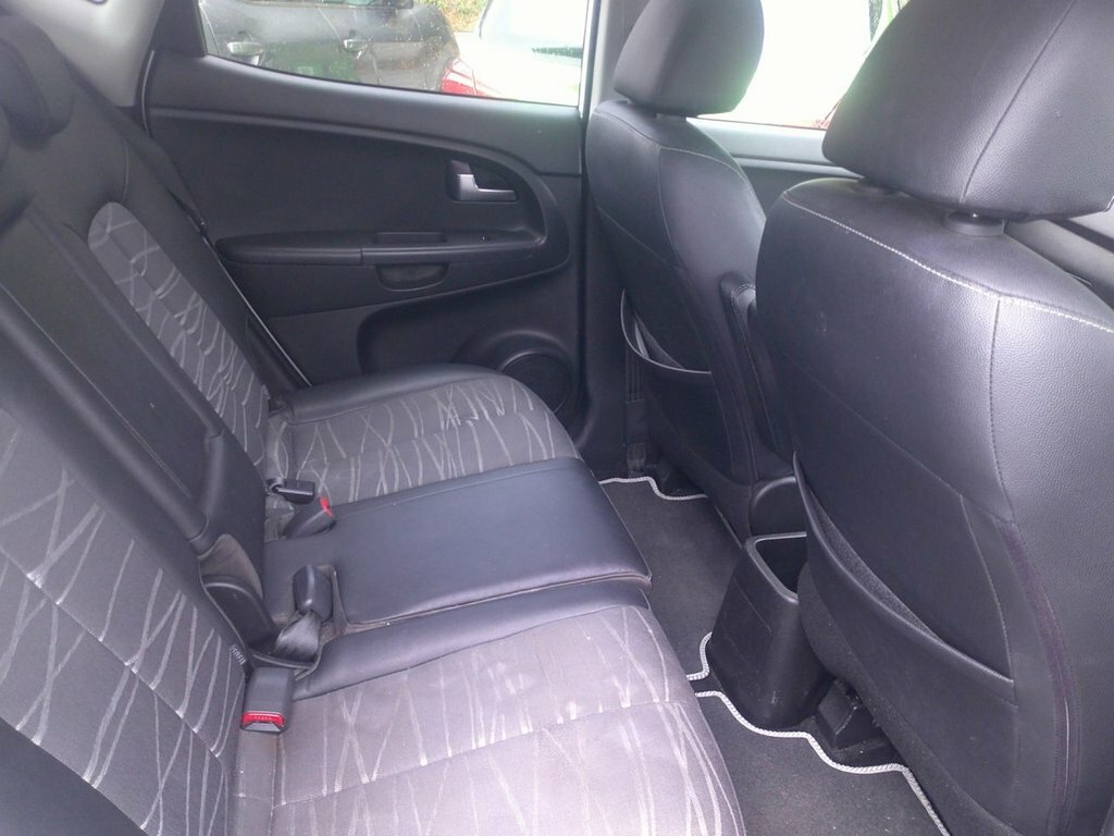 Kia Venga 1.6L 4 White #4
