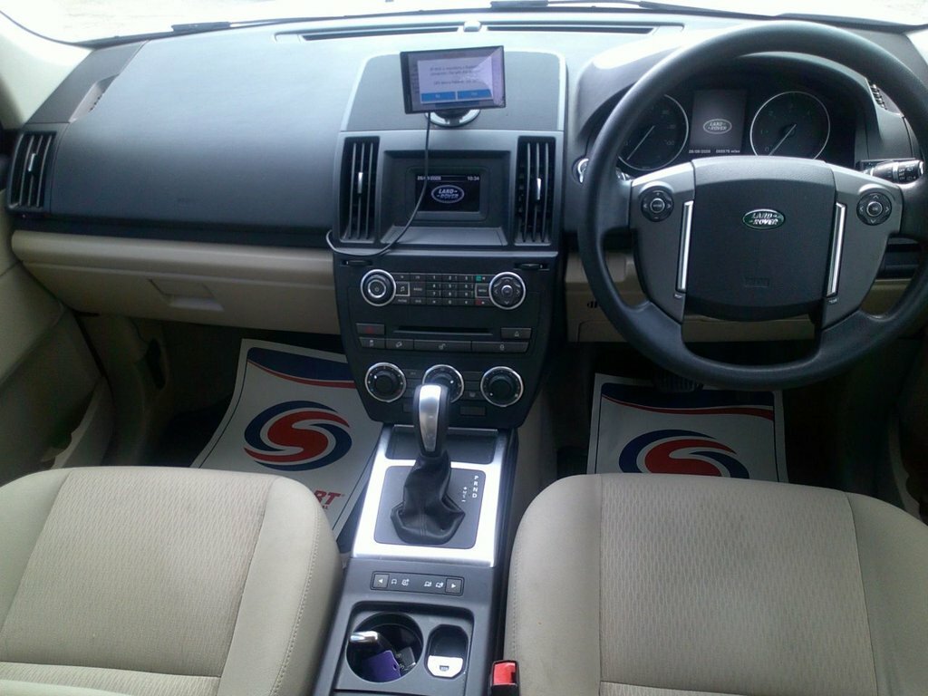 Land Rover Freelander 2 2.2L S White #2