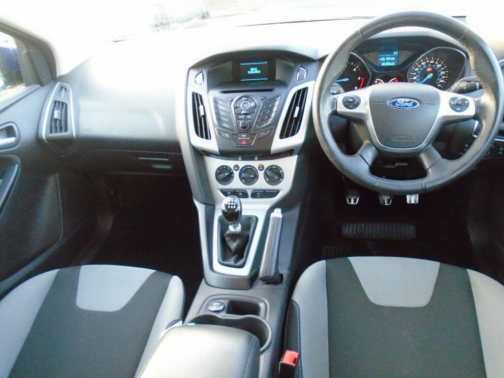 Ford Focus Hatchback WG64BVE Blue #4