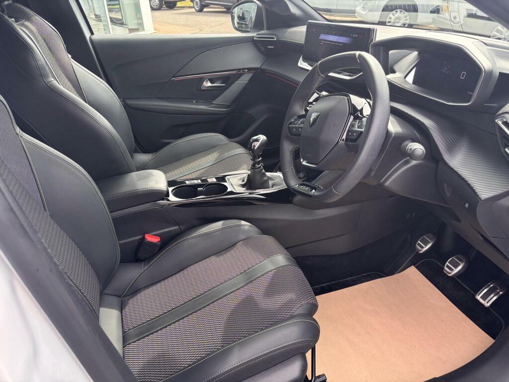 Peugeot 208 1.2 Puretech Gt Euro 6 Ss White #3