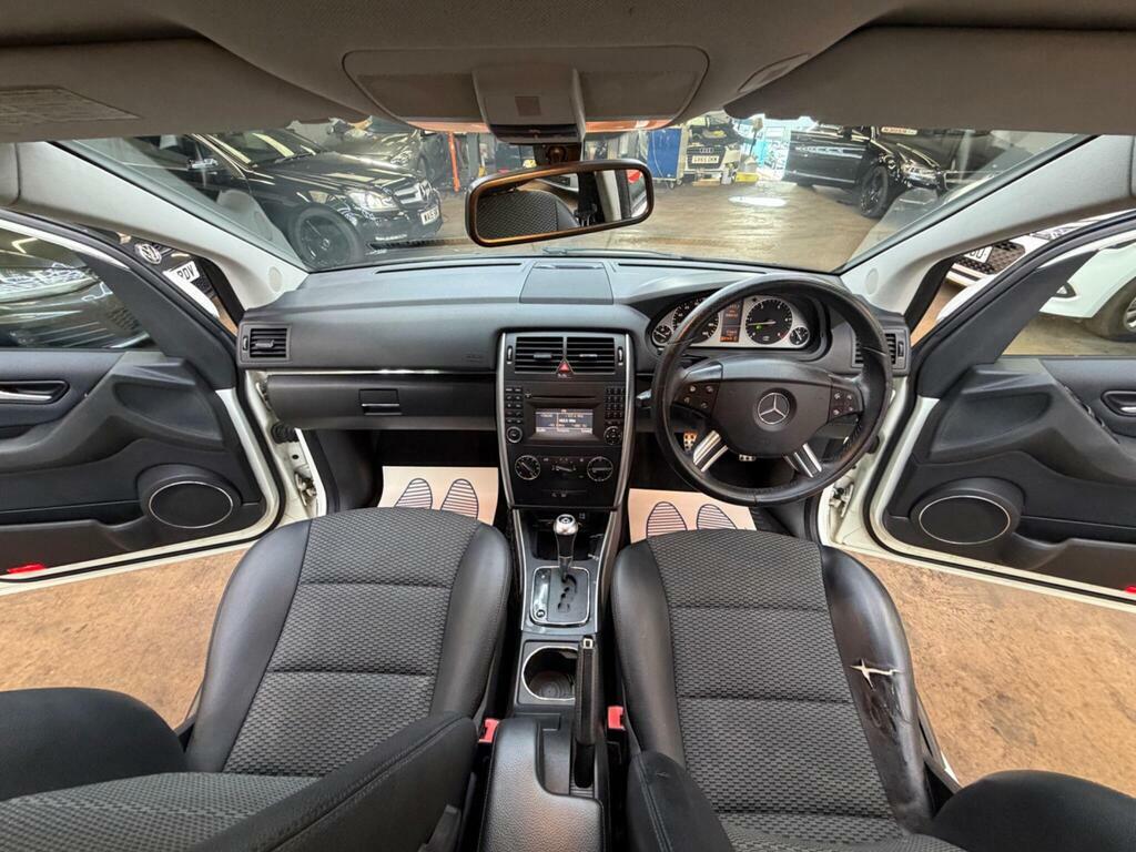 Mercedes-Benz B Class 2.0 B180 Cdi Sport Cvt White #2
