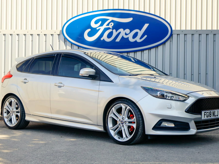Ford Focus 2.0T Ecoboost St-3 Navigation FG18NLJ Silver