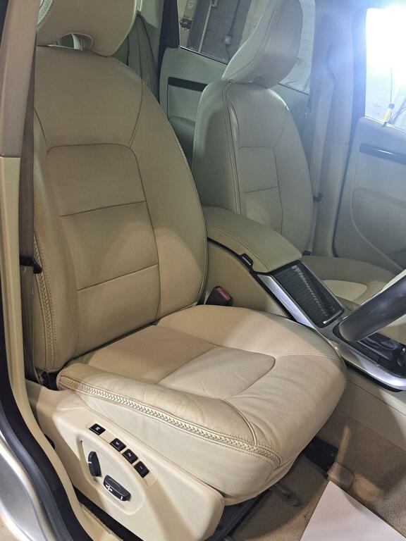 Volvo XC70 D4 181 Se Nav Awd Silver #17