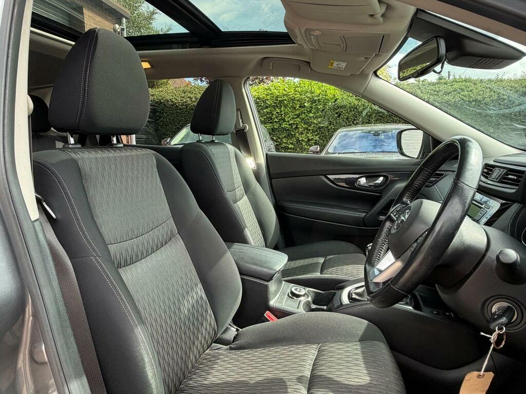 Nissan X-Trail Red #33