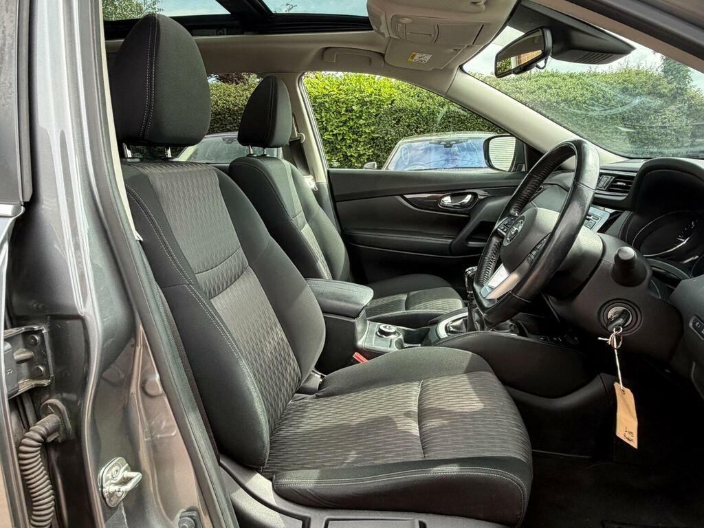 Nissan X-Trail Red #32