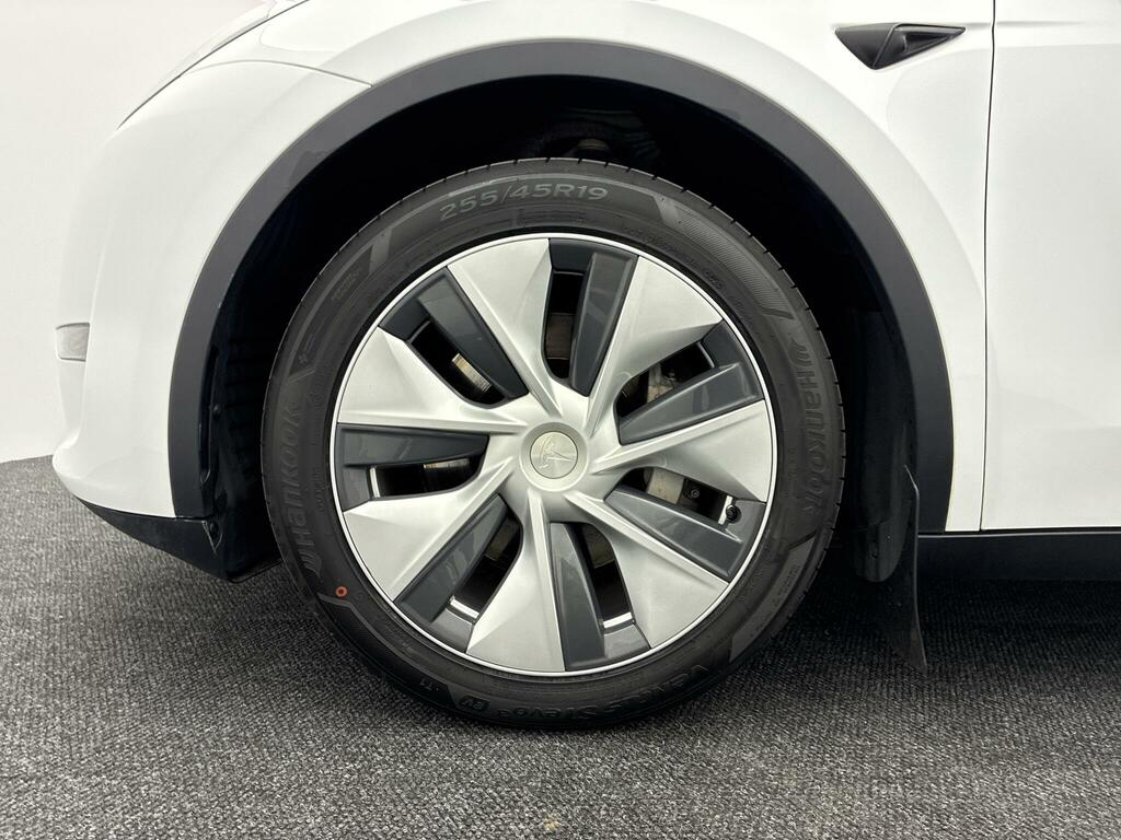 Tesla Model Y Dual Motor Long Range 4Wde  White #4