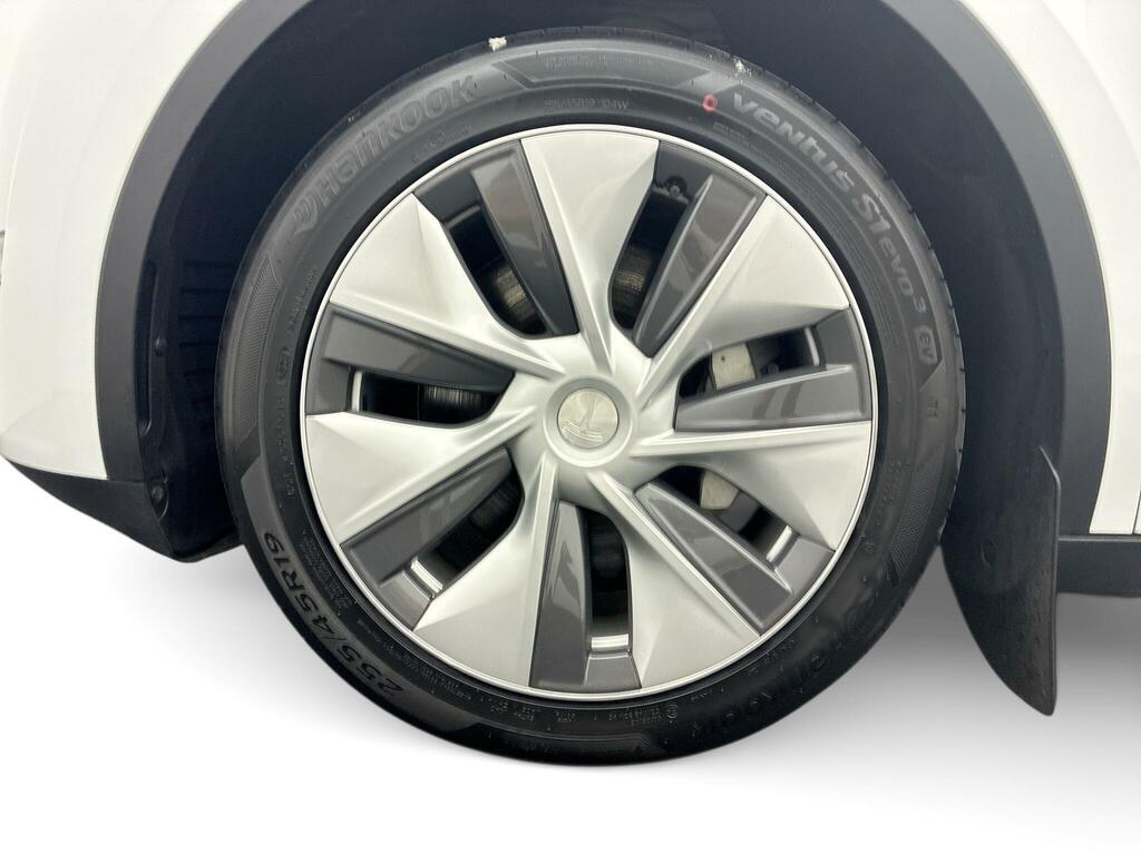 Tesla Model Y Long Range White #5