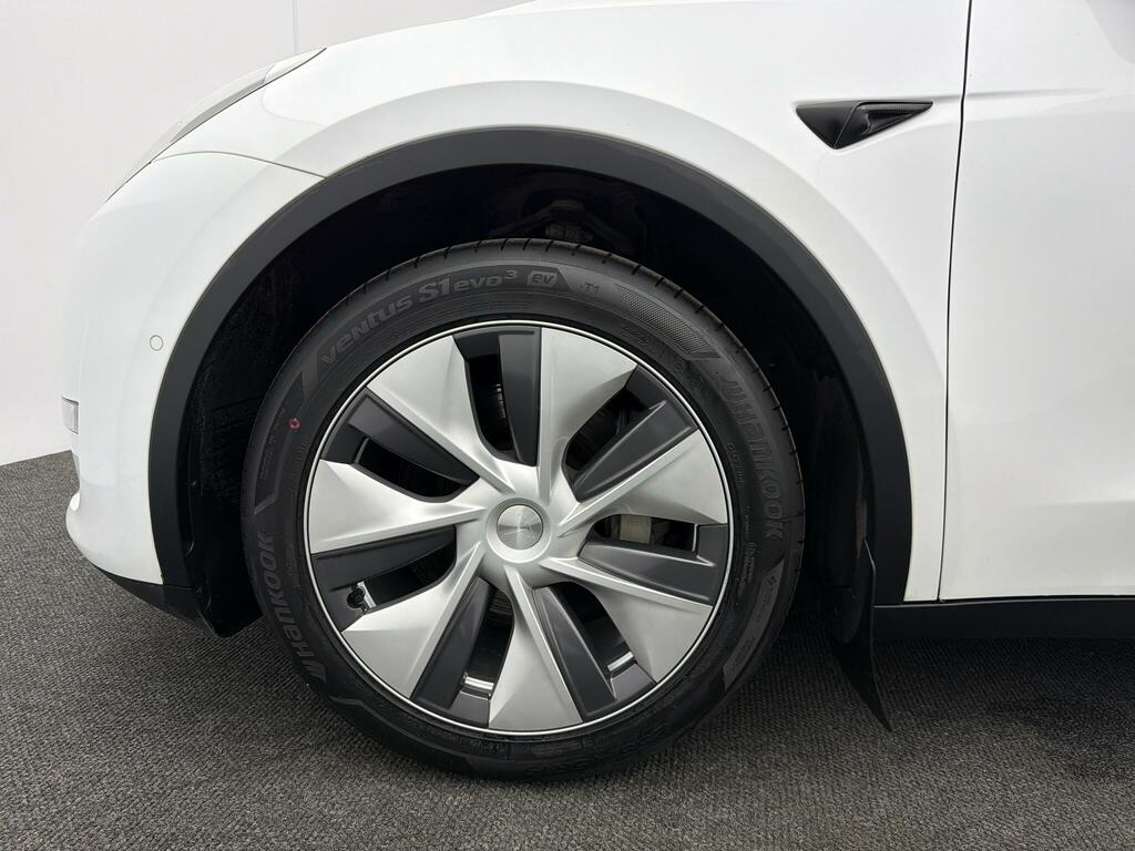 Tesla Model Y Long Range White #5