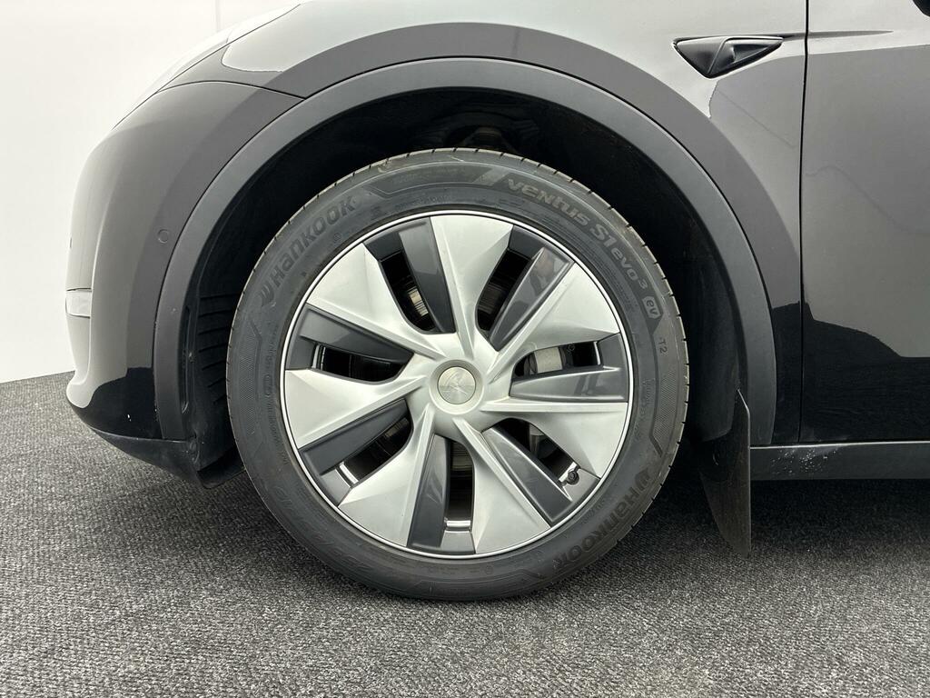 Tesla Model Y Long Range Black #5