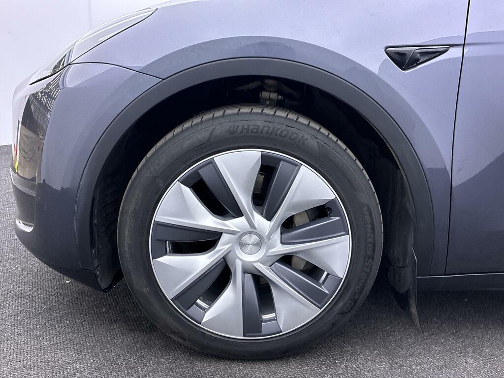 Tesla Model Y Long Range Silver #4