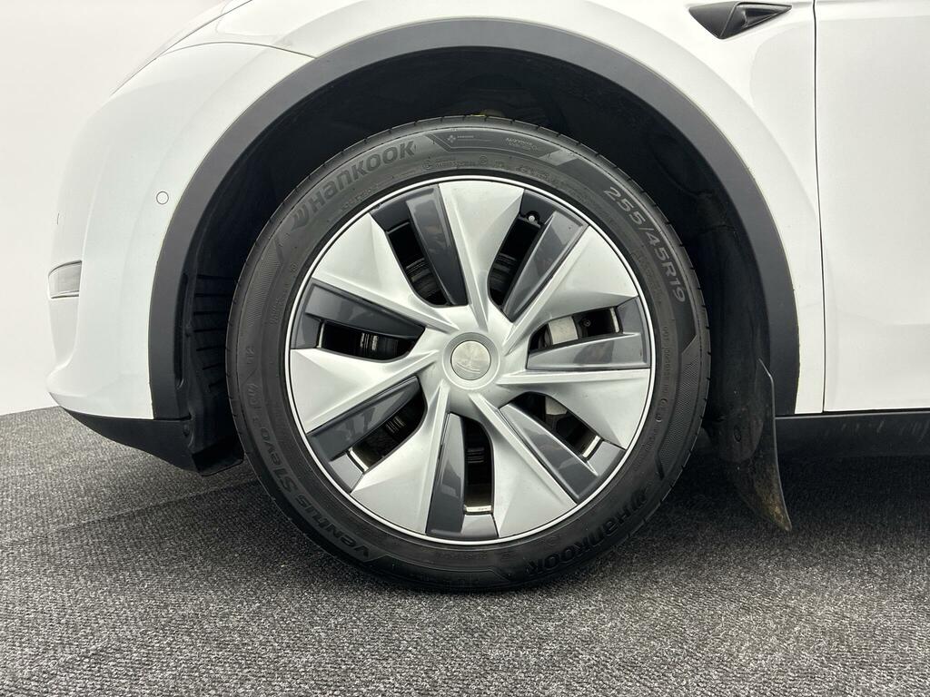 Tesla Model Y Long Range White #5