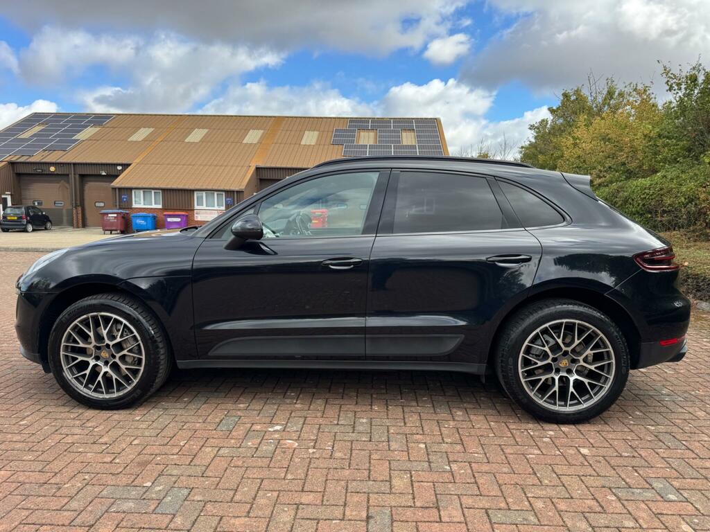 Porsche Macan S Black #4