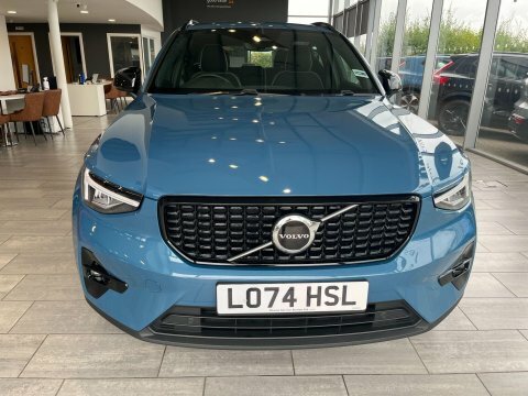 Volvo XC40 2.0 B4 Mhev LO74HSL #5