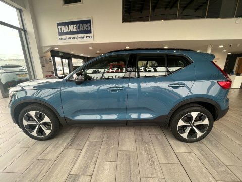 Volvo XC40 2.0 B4 Mhev LO74HSL #6