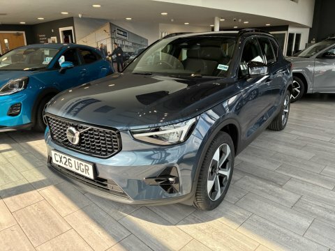 Volvo XC40 2.0 B4 Mhev CX26UGR #3
