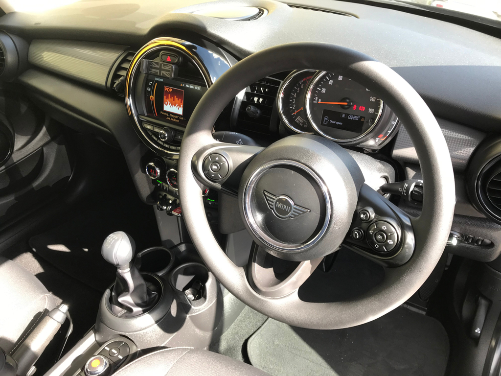 Mini Hatch 1.5 Cooper Classic Hatchback Eur RV69HDC #3