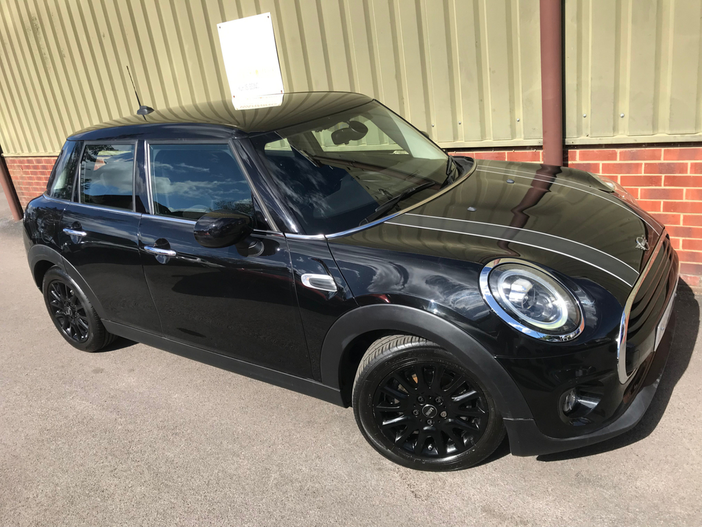 Mini Hatch 1.5 Cooper Classic Hatchback Eur RV69HDC
