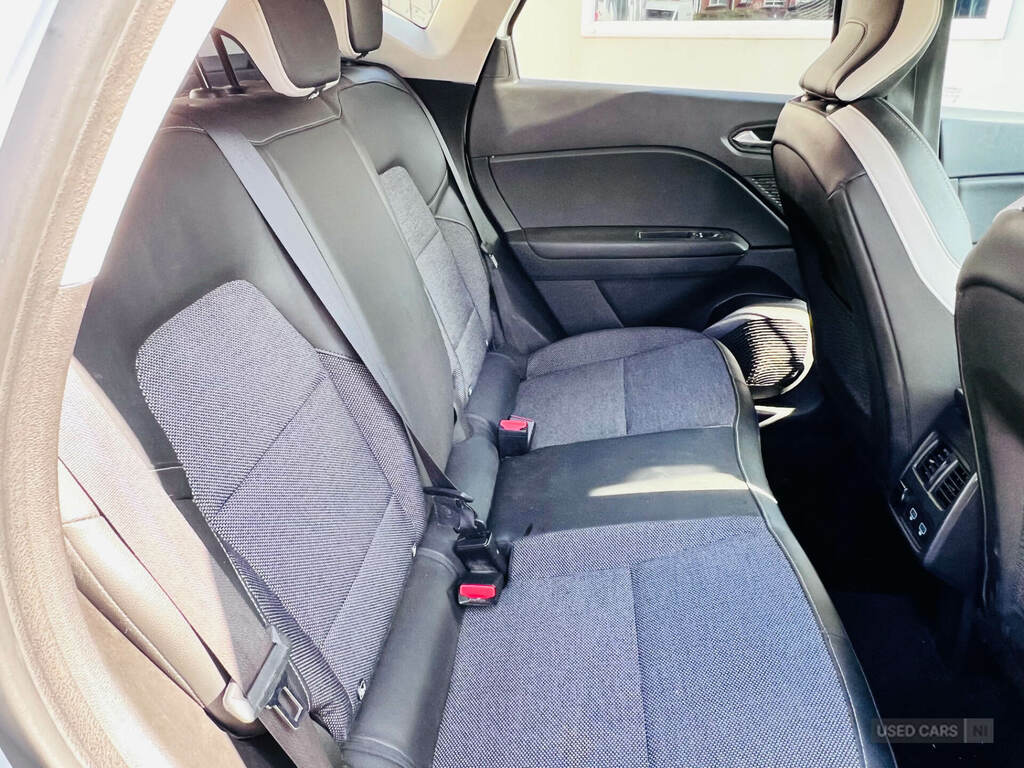 Renault Captur 1.3 Tce 140 Iconic Edc Grey #8